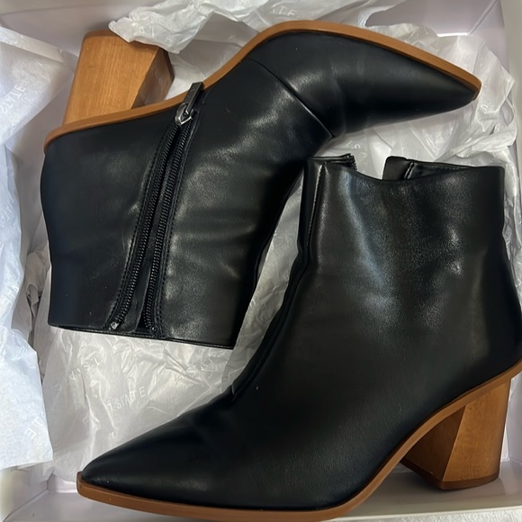 Perfect for fall! 1. State “Kelte” pointed toe ankle boot - Picture 2 of 3